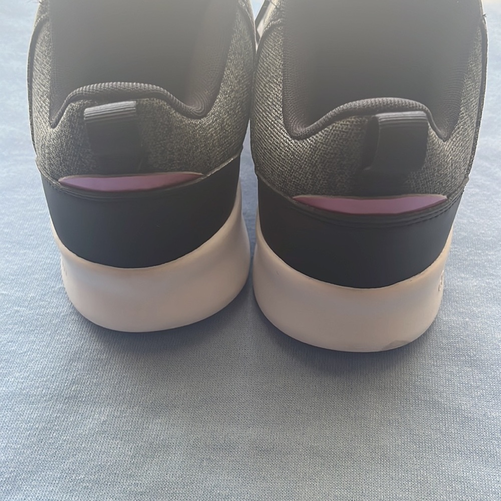 Everyday beautiful shoes. - Picture 4 of 6